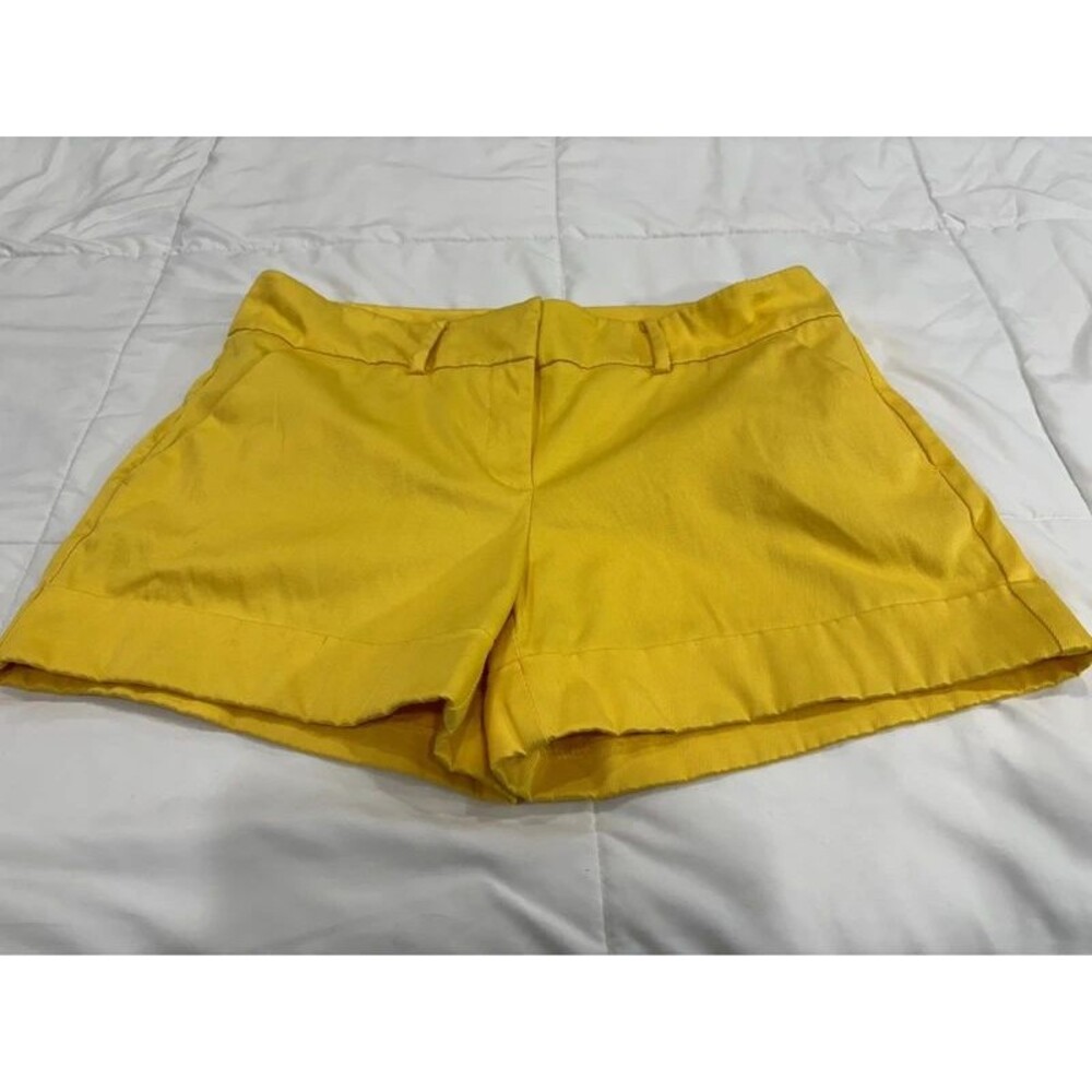 Ladies New York & Co 7th Avenue Suiting Size 8 Bright Yellow Cuffed Shorts